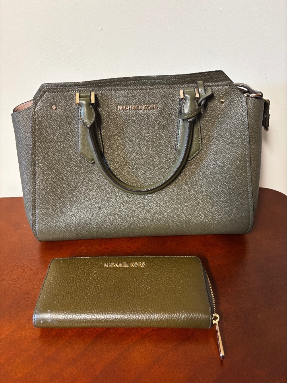 Michael Kors Hayes Pebble Leather Tote Bag & Wallet